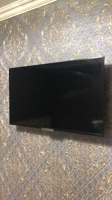 Televizorlar: Televizor Sony 82 ekran smart YouTube islek veziyyetdedir.Hecbir