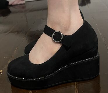 серые замша туфли: Туфли 36, цвет - Черный