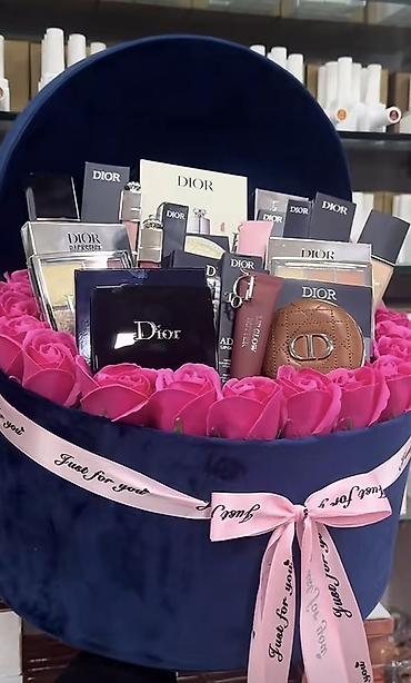 pemo luks: Hediyyelik yiqimlar her qiymete var Hədiyyəlik Dior dəsti – şık məxmər — 1