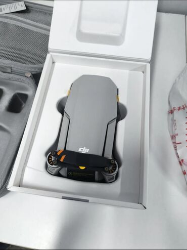 фотографы: DJI Mini 4K в комплекте с пультом управления, зарядным хабом с двумя