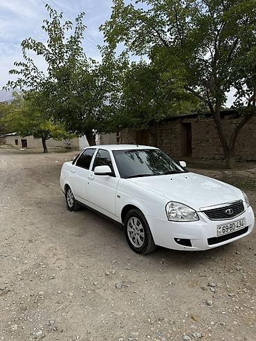 bmw e39 qapi: VAZ (LADA) Priora: 1.6 l | 2015 il 334065 km Sedan — 4