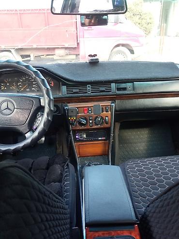 e klass: Mercedes-Benz W124: 1992 г., 2 л, Механика, Бензин, Седан — 3