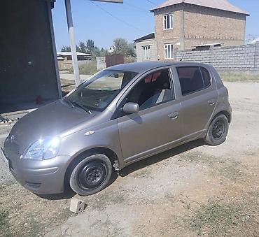 corolla 2018: Toyota Yaris: 2004 г., 1.3 л, Механика, Бензин, Хэтчбэк — 4