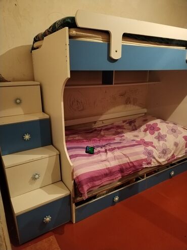 Qida məhsulları: Oğlan və qız üçün, Çarpayı, Matras ilə, Siyirməli, Laminat