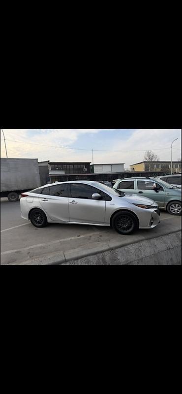 bud e9: Toyota Prius: 2017 г., 1.8 л, Автомат, Гибрид, Хэтчбэк — 1