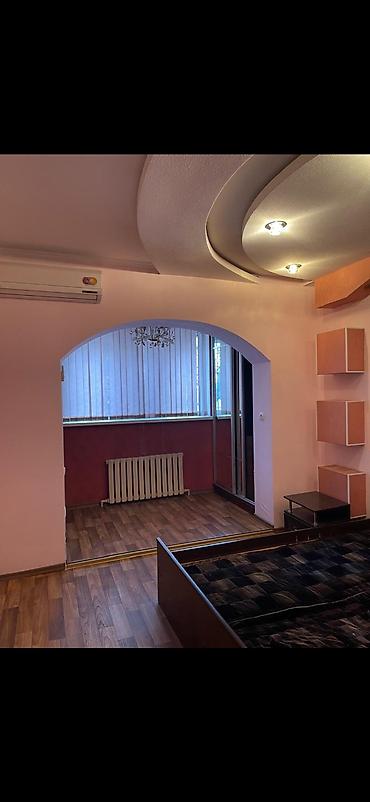 1000: 3 комнаты, 70 м², Карпинка 105 серия, 1 этаж, Старый ремонт — 1