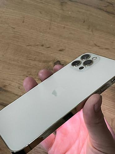 Apple iPhone: IPhone 12 Pro, Б/у, 256 ГБ, Золотой, Чехол, 81 % — 8