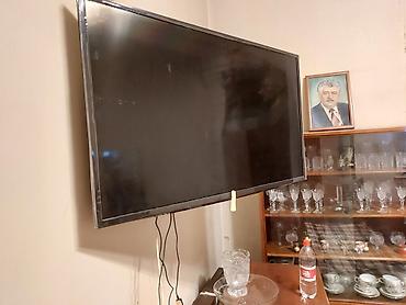 smartbox tv: Divar asma televizor - Ekran ölçüsü: təxminən 46–50 düym - Panel — 1