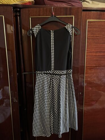 Dəstlər, kostyumlar: Her bir paltarin qiymeti 20 Azn, kime maraqlqidirsa hansi paltar yazin — 19