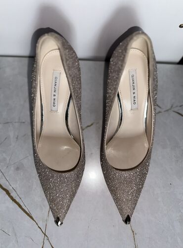 туфли 36 размера: Продаю туфли на каблуках 👠 Размер: 37 ( стелька 21-22 см) Каблук
