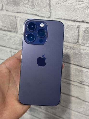 Apple iPhone: IPhone 14 Pro, Б/у, 256 ГБ, Deep Purple, Защитное стекло, Чехол, 72 %