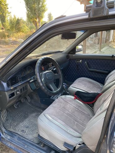 Mazda: Mazda 626: 1988 г., 2 л, Механика, Бензин, Седан — 9