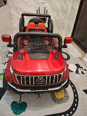 qar şalvarı: Uşaqlar üçün elektrikli miniatür avtomobil – SUV üslubunda, qırmızı — 2