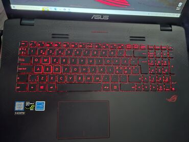 ASUS: Intel Core i7, 17.3 " — 12