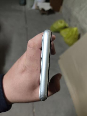 Apple iPhone: IPhone 11, Б/у, 128 ГБ, Белый, Чехол, 100 % — 9