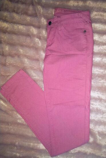 pantalone italijinemaju elastin: Roze uske tanje farmerke XS. Odlicno stoje, skroz uske, sa