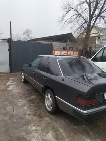 художественное оформление бровей: Mercedes-Benz W124: 1993 г., 2.8 л, Механика, Бензин, Седан