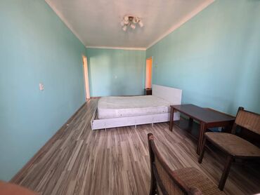 срочно продаётся 1 комнатная квартира в районе ошского рынка: 2 комнаты, 47 м², Индивидуалка, 4 этаж, Косметический ремонт