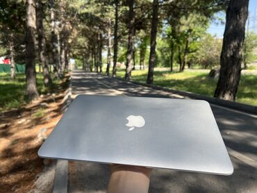 ноутбук macbook: Ноутбук, Apple, Б/у, Для несложных задач