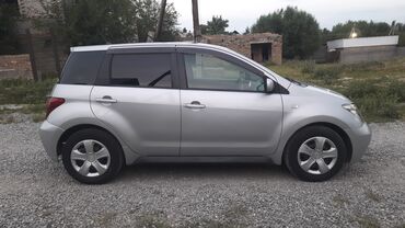меняю недвижимость: Toyota ist: 2004 г., 1.3 л, Автомат, Бензин, Хетчбек