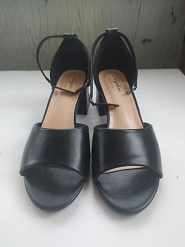 Qadın üçün qara açıq burunlu sandal - Model: Aylin (etiketdə “Style