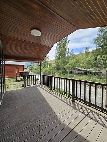 Посуточная аренда домов: Дача находится в селе Беш кунгой.Вместимость до 15 человек. В доме 2 — 6