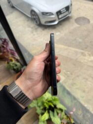 Apple iPhone: IPhone 16 Pro, 1 TB, Black Titanium — 3