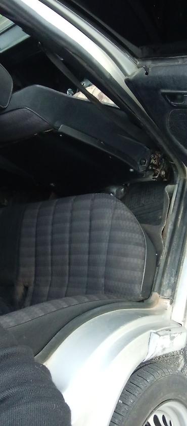 Mercedes-Benz: Mercedes-Benz 190 (W201) sedan - Kuzov: 4 qapılı sedan, gümüşü rəng - — 8