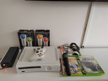 ps5 konzola: Xbox 360 sa igricama Prodaje se Xbox 360 fat,beli, u perfektnom