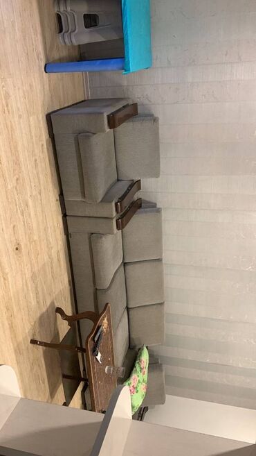 Uzunmüddətli kirayə mənzillər: Gənçlik metrosuna yaxın Kral şadliq evinə yaxın 5 mertebeli binanın -da lalafo.az — 5 Uzunmüddətli kirayə mənzillər: Gənçlik metrosuna yaxın Kral şadliq evinə yaxın 5 mertebeli binanın — 5