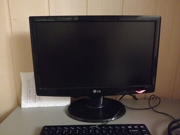 f30 monitor: Heç bir problemi yoxdur. Düymələri işləkdir Kamera və komputer üçün