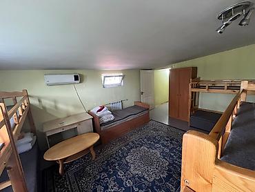 Долгосрочная аренда комнат: 90 м² — 10