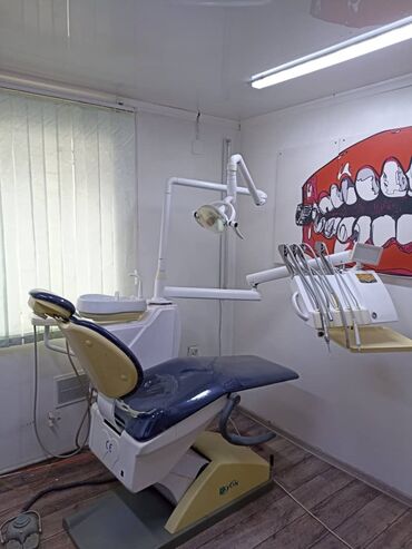 стоматологическое кресло в аренду: Продаю стоматологическое кресло все работает отличном состояние