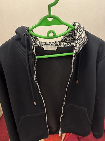 Спортивные костюмы: Продаю все одежды 1. Спортивка Kelme красный размер XL. цена 2300 2 — 3