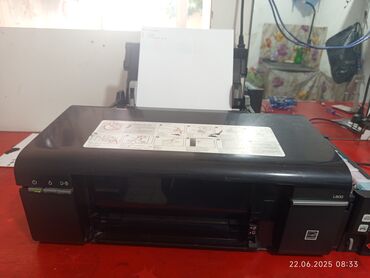 ikinci əl kompüter: Epson l800 6renglidir tek printerdi sekilde gorsendiyi kimi qarsi