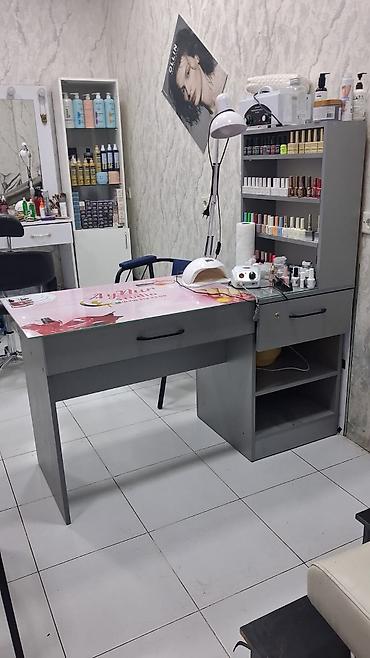 İşlənmiş, Makiyaj üçün masa, Güzgülü