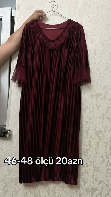 Dəstlər, kostyumlar: Qadın geyimləri – 3 ədəd paltar dəsti 1) Tünd bordó məxməri paltar - — 6