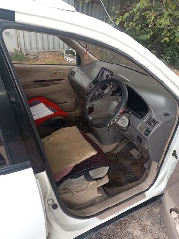 запчасти опель омега б: Toyota Ipsum: 2001 г., 1.9 л, Автомат, Бензин, Минивэн