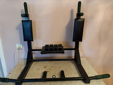 Turniklər və bruslar: Universal turnik–parallel qollar–qarn pressi üçün divar trenajoru — 7