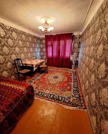 дом в гяндже: Sumqayət şəhər 5 mkr .kirayə ev,üçün mebel və məişət əşyaları ilə