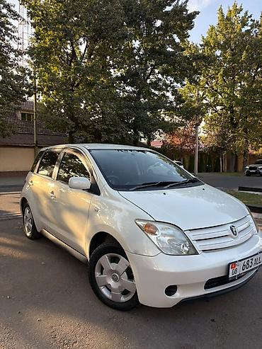 Toyota: Toyota Ist: 2003 г., 1.5 л, Автомат, Бензин, Хэтчбэк — 4