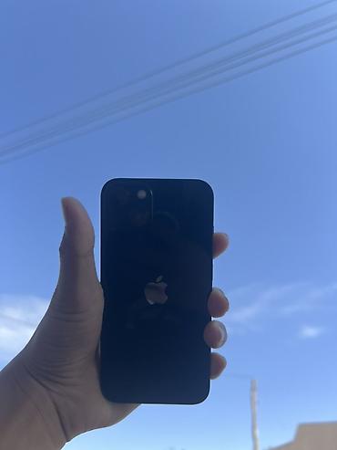 Apple iPhone: IPhone 13, цвет Midnight (чёрный) В экран есть пятно Ничего не менялся — 1