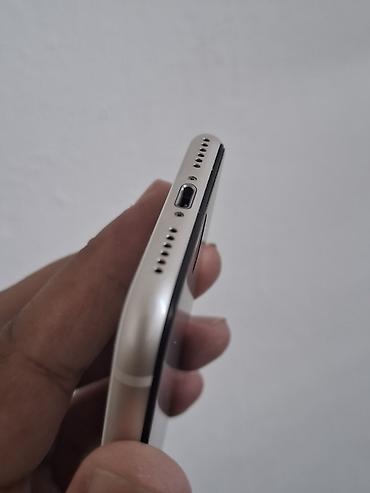 surface 3: IPhone SE 2022, Б/у, 128 ГБ, Белый, Чехол, 80 % — 4