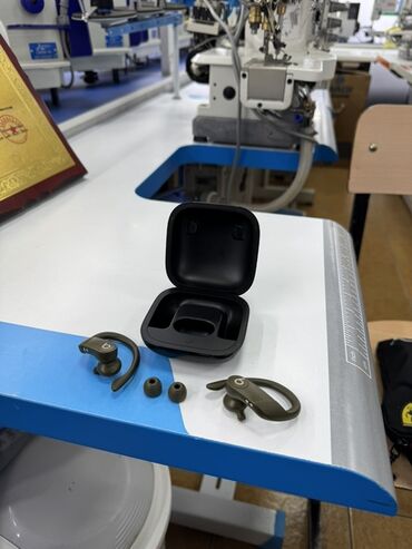 переходник наушники: Каптагычтар, Beats by Dr. Dre, Колдонулган, Электр зымсыз (Bluetooth), Спорт менен машыгуу үчүн