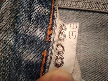 gucci kacket: Muske farmerke Boss,dimenzije:sirina struka 47,sirina zadnjica — 3