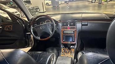 x class: Mercedes-Benz E-Class: 2000 г., 2.7 л, Автомат, Седан — 3