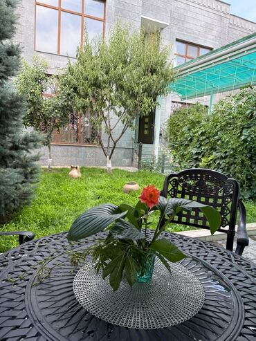 дом в токмоке: 300 м², 5 комнат