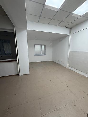 Коммерческая недвижимость: Сдаётся коммерческое помещение 200 м², Филармония, Бишкек. Первый — 5