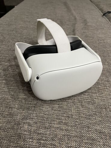 VR көз айнек: Продаю Meta Oculus quest 2 128Gb Очки виртуальной реальности Работает