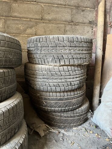 запаска 17: Продаю комплект зимних шин 215/45R17 цена 14000 Разнопарые 1 пара